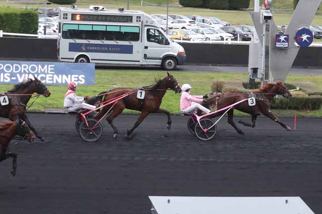 Photo d'arrivée de la course pmu PRIX LEOPOLD VERROKEN à PARIS-VINCENNES le Dimanche 4 février 2024