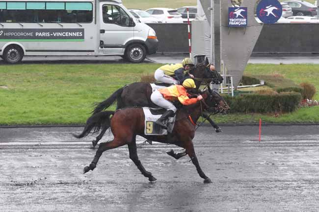 Photo d'arrivée de la course pmu PRIX DE RAMBOUILLET à PARIS-VINCENNES le Samedi 10 février 2024