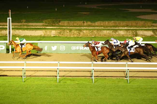 Photo d'arrivée de la course pmu PRIX DU VAUDREUIL à DEAUVILLE le Samedi 10 février 2024