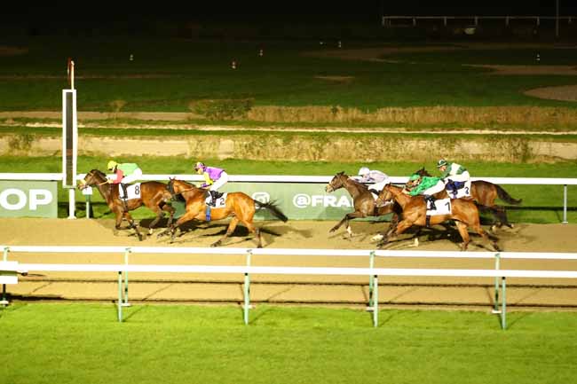 Photo d'arrivée de la course pmu PRIX PRIOLO à DEAUVILLE le Samedi 10 février 2024