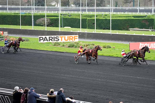 Photo d'arrivée de la course pmu PRIX DU MESLE à PARIS-VINCENNES le Mercredi 14 février 2024