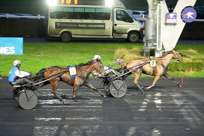 Photo d'arrivée de la course pmu PRIX DE LANNION à PARIS-VINCENNES le Dimanche 18 février 2024