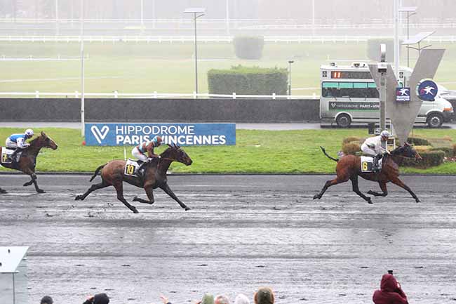 Photo d'arrivée de la course pmu PRIX D'ALBERTVILLE à PARIS-VINCENNES le Jeudi 22 février 2024