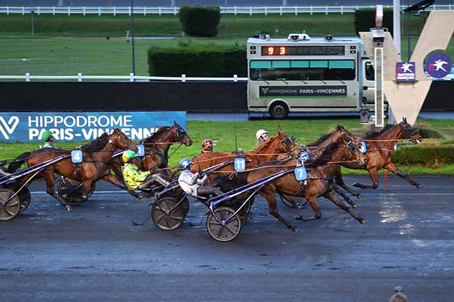 Photo d'arrivée de la course pmu PRIX DE BLAIN-BOUVRON-LE GAVRE à PARIS-VINCENNES le Jeudi 22 février 2024