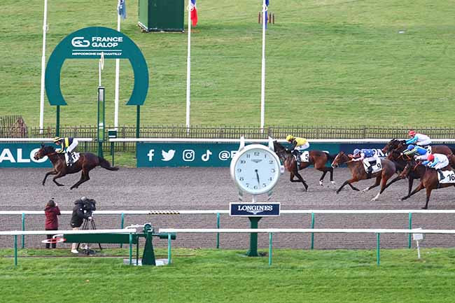 Photo d'arrivée de la course pmu PRIX DU PLATEAU DU MONT ALTA à CHANTILLY le Vendredi 23 février 2024
