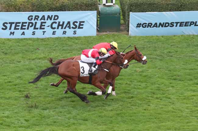 Photo d'arrivée de la course pmu PRIX AGITATO à AUTEUIL le Samedi 24 février 2024