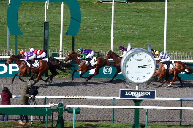 Photo d'arrivée de la course pmu PRIX SERGE GORLI à CHANTILLY le Vendredi 1 mars 2024