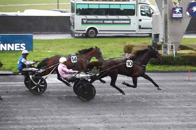 Photo d'arrivée de la course pmu PRIX D'ARGENTON-SUR-CREUSE à PARIS-VINCENNES le Samedi 2 mars 2024