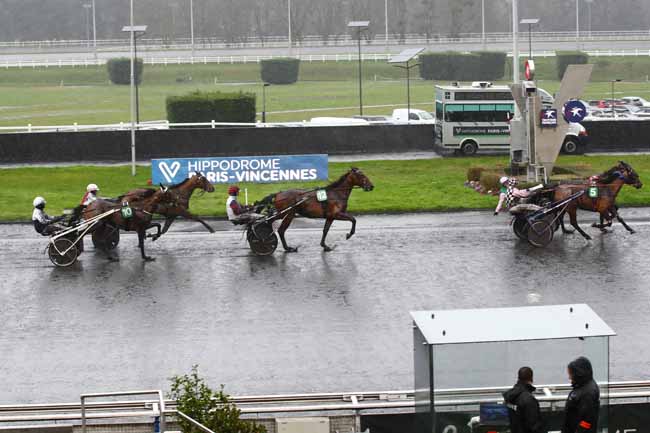 Photo d'arrivée de la course pmu PRIX DE MONTSOREAU à PARIS-VINCENNES le Samedi 2 mars 2024