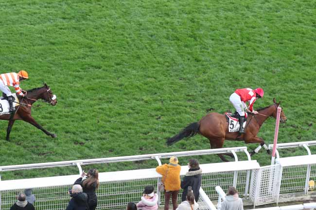 Photo d'arrivée de la course pmu PRIX JUIGNE à AUTEUIL le Dimanche 3 mars 2024