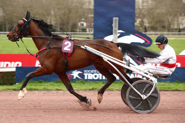 Photo d'arrivée de la course pmu PRIX D'ONDEFONTAINE à CAEN le Lundi 4 mars 2024