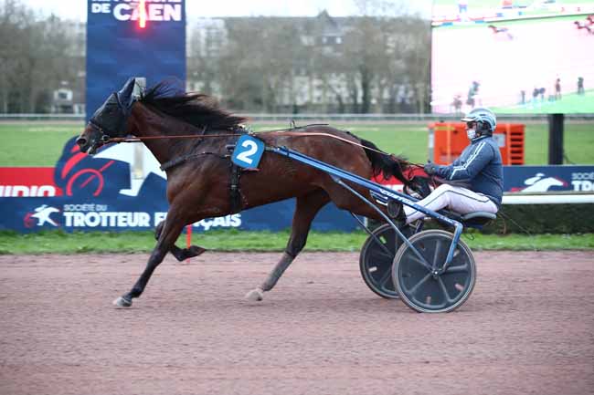Photo d'arrivée de la course pmu PRIX DE NONANT-LE-PIN à CAEN le Lundi 4 mars 2024