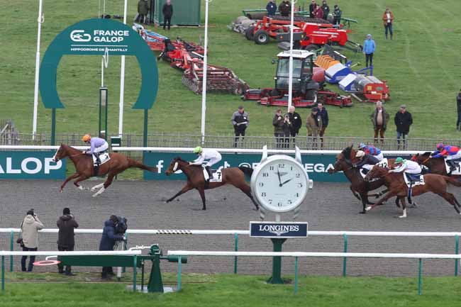 Photo d'arrivée de la course pmu PRIX JOCKER à CHANTILLY le Mardi 5 mars 2024