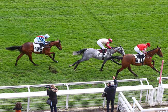 Photo d'arrivée de la course pmu PRIX DE L'YONNE à AUTEUIL le Samedi 9 mars 2024
