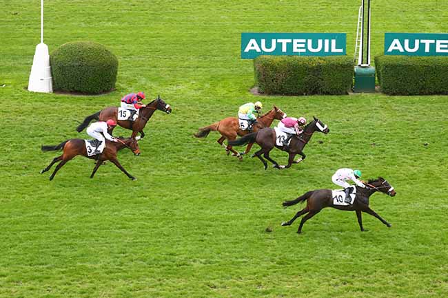 Photo d'arrivée de la course pmu PRIX PONT D'IENA à AUTEUIL le Samedi 9 mars 2024