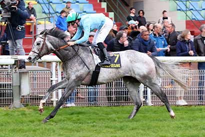 Photo d'arrivée de la course pmu PRIX DE VAUDRANPONT à COMPIEGNE le Dimanche 10 mars 2024