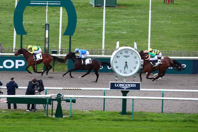 Photo d'arrivée de la course pmu PRIX DES FRAYOIRS à CHANTILLY le Lundi 18 mars 2024