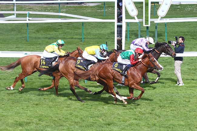 Photo d'arrivée de la course pmu PRIX DU LAONNOIS à COMPIEGNE le Mardi 19 mars 2024