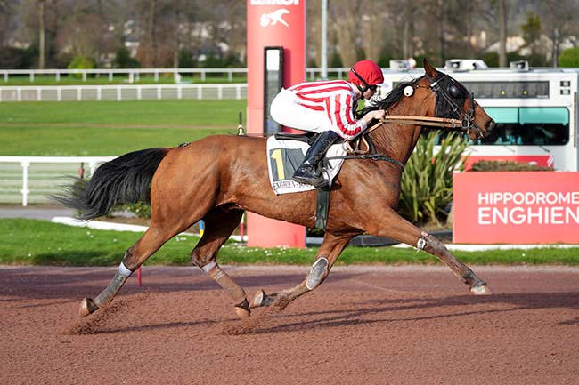 Photo d'arrivée de la course pmu PRIX BERNARD SIMONARD à ENGHIEN le Mardi 19 mars 2024