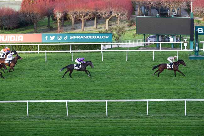 Photo d'arrivée de la course pmu PRIX DU GRAND MORIN à SAINT CLOUD le Jeudi 21 mars 2024
