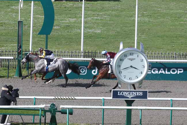 Photo d'arrivée de la course pmu PRIX DE LA FETE DES CANAUX à CHANTILLY le Jeudi 28 mars 2024
