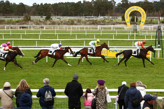 Photo d'arrivée de la course pmu PRIX DES SAULES à FONTAINEBLEAU le Mardi 2 avril 2024