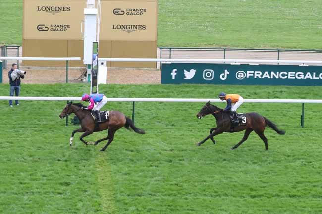 Photo d'arrivée de la course pmu AL SHIRA'AA RACING PRIX VANTEAUX à LONGCHAMP le Dimanche 7 avril 2024
