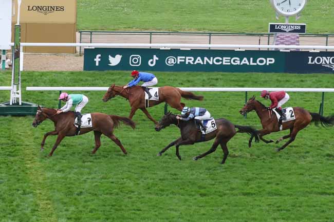 Photo d'arrivée de la course pmu PRIX ZARKAVA - FONDS EUROPEEN DE L'ELEVAGE à LONGCHAMP le Dimanche 7 avril 2024