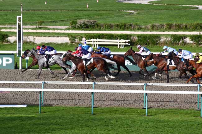 Photo d'arrivée de la course pmu PRIX DE L'OPERATION FORTITUDE à DEAUVILLE le Mardi 9 avril 2024