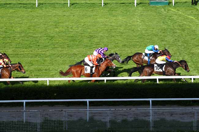 Photo d'arrivée de la course pmu PRIX DE L'AUTOROUTE DE L'OUEST à SAINT CLOUD le Vendredi 12 avril 2024