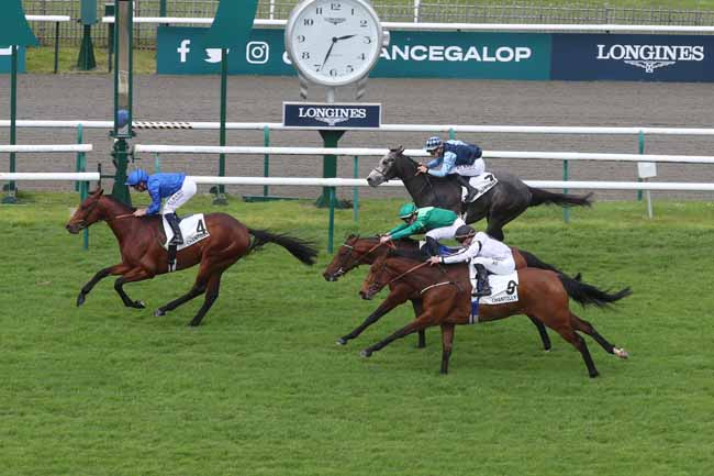 Photo d'arrivée de la course pmu PRIX DU MONT PAGNOTTE à CHANTILLY le Lundi 15 avril 2024