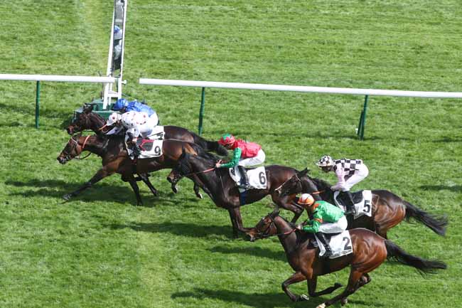 Photo d'arrivée de la course pmu PRIX DE VERNEUIL à LONGCHAMP le Jeudi 18 avril 2024