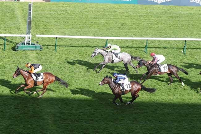 Photo d'arrivée de la course pmu PRIX DE SAINTE-GEMME à LONGCHAMP le Jeudi 18 avril 2024