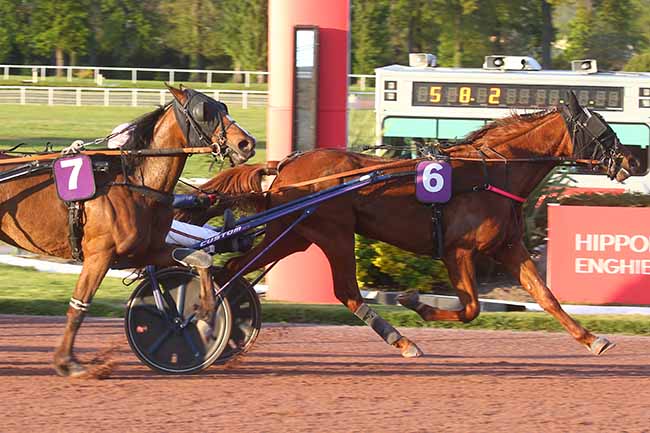 Photo d'arrivée de la course pmu PRIX DE LA PORTE MAILLOT à ENGHIEN le Jeudi 18 avril 2024