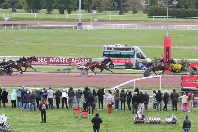 Photo d'arrivée de la course pmu PRIX DE LA VILLE DE SAINT-GRATIEN (PRIX D'HERNOUVILLE) à ENGHIEN le Samedi 20 avril 2024