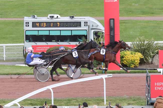 Photo d'arrivée de la course pmu PRIX FRANCE BLEU (PRIX DE LONS-LE-SAUNIER) à ENGHIEN le Samedi 20 avril 2024