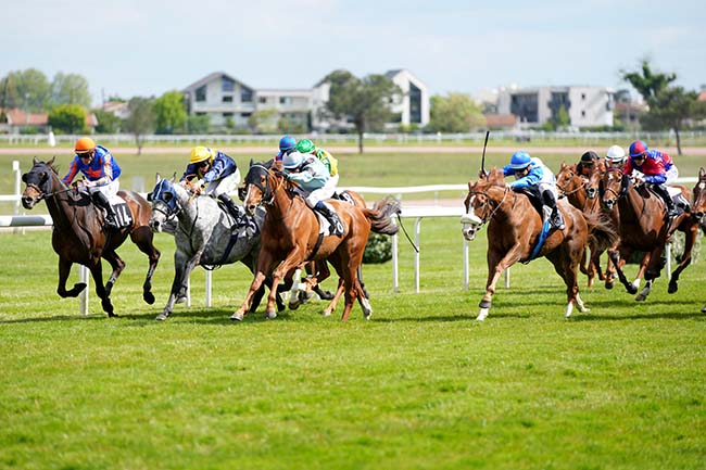 Photo d'arrivée de la course pmu PRIX CALICEO BRUGES à BORDEAUX-LE BOUSCAT le Lundi 22 avril 2024