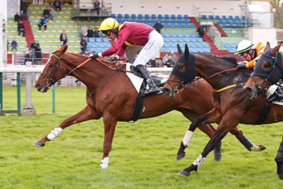 Photo d'arrivée de la course pmu PRIX LA BATE à COMPIEGNE le Mardi 23 avril 2024
