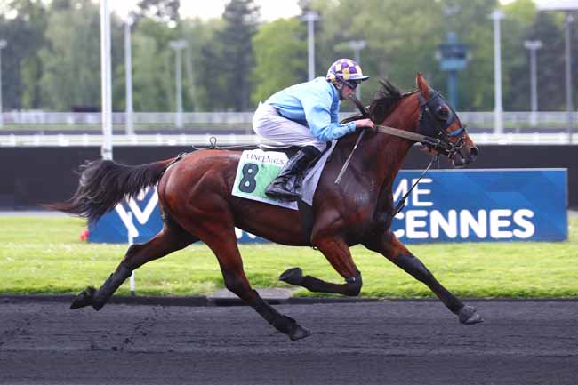 Photo d'arrivée de la course pmu PRIX MIRIAM à PARIS-VINCENNES le Mardi 23 avril 2024