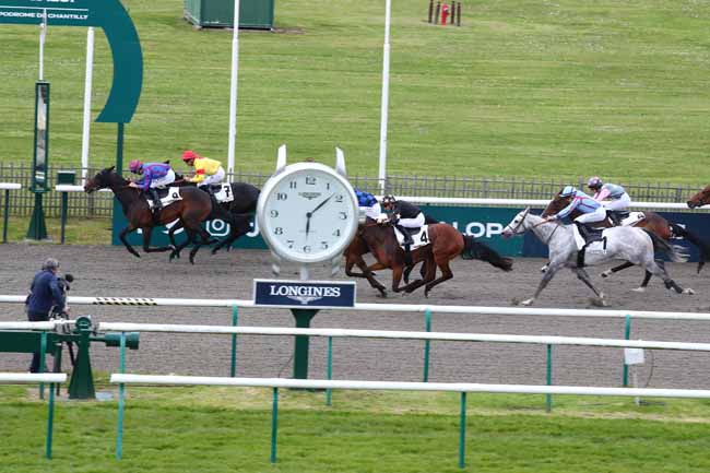 Photo d'arrivée de la course pmu PRIX DE LA PIERRE TOURNANTE à CHANTILLY le Vendredi 26 avril 2024