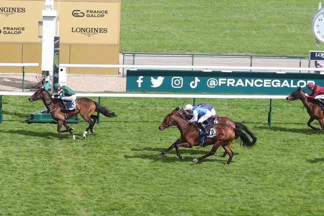 Photo d'arrivée de la course pmu PRIX ALLEZ FRANCE LONGINES à LONGCHAMP le Dimanche 28 avril 2024