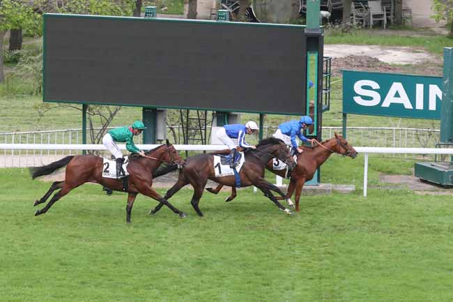 Photo d'arrivée de la course pmu PRIX DU MUGUET à SAINT CLOUD le Mercredi 1 mai 2024