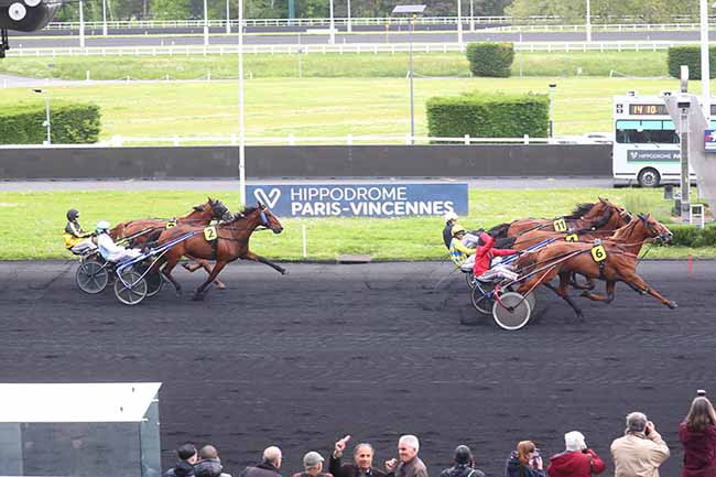 Photo d'arrivée de la course pmu PRIX ALBERT DEMARCQ à PARIS-VINCENNES le Samedi 4 mai 2024