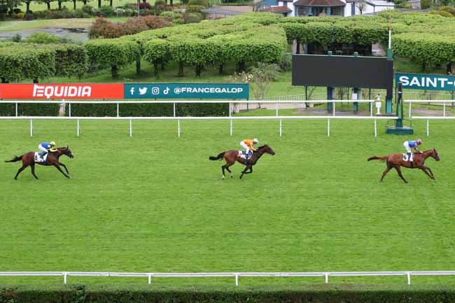 Photo d'arrivée de la course pmu PRIX MENDEZ à SAINT CLOUD le Mardi 14 mai 2024