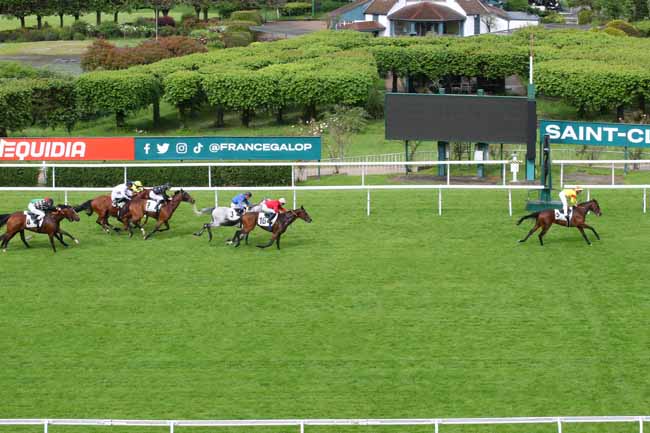 Photo d'arrivée de la course pmu PRIX DES ETANGS DE SAINT-QUENTIN à SAINT CLOUD le Mardi 14 mai 2024