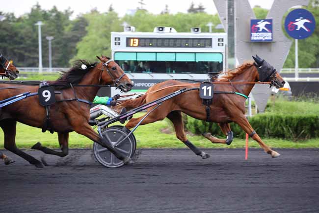 Photo d'arrivée de la course pmu PRIX MARNE BEAUTE (PRIX FIDES) à PARIS-VINCENNES le Vendredi 17 mai 2024