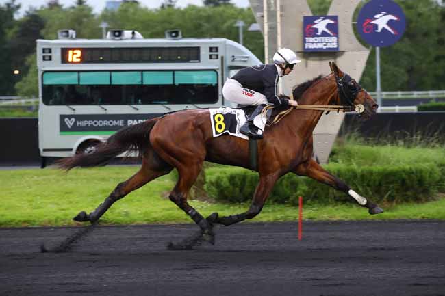Photo d'arrivée de la course pmu PRIX PLAISANCE MAIRIE (PRIX LILACA) à PARIS-VINCENNES le Vendredi 17 mai 2024
