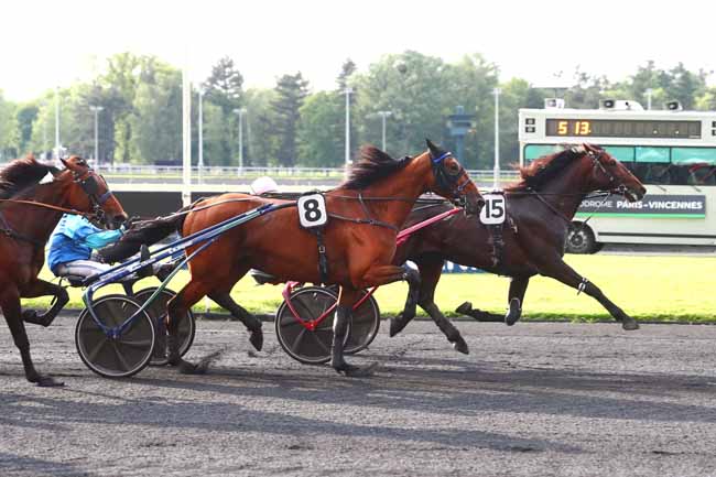 Photo d'arrivée de la course pmu PRIX CONSTELLATION à PARIS-VINCENNES le Vendredi 24 mai 2024