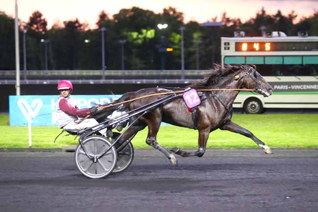 Photo d'arrivée de la course pmu PRIX GLAUKE à PARIS-VINCENNES le Vendredi 24 mai 2024