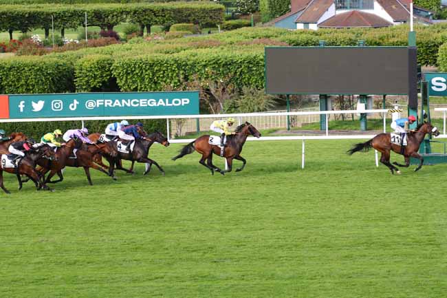 Photo d'arrivée de la course pmu PRIX WIZZ KID à SAINT CLOUD le Samedi 25 mai 2024